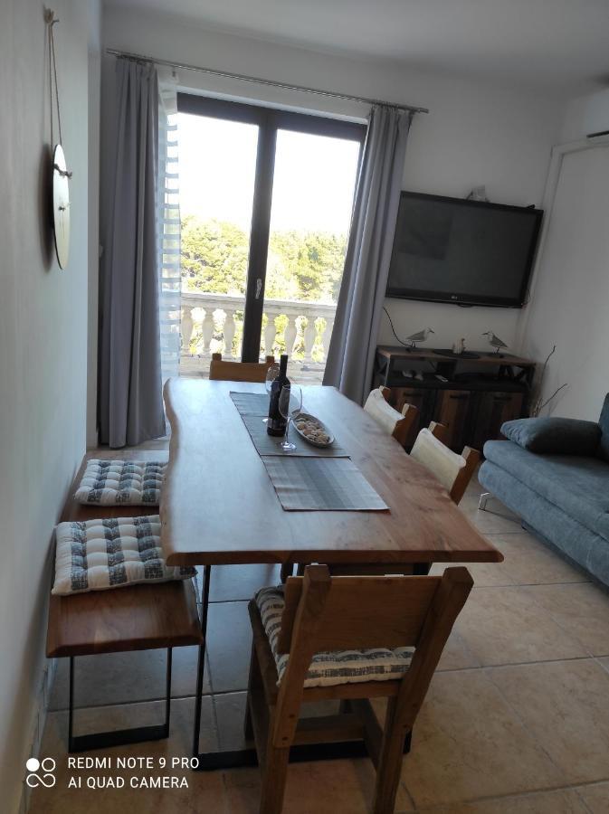 Galboka Nine Apartment Nerezine Bagian luar foto
